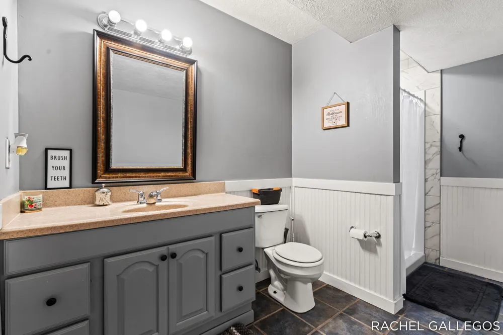 10699 Antelope Drive Zeeland, MI 49464