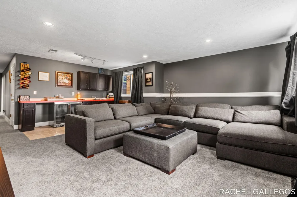 10699 Antelope Drive Zeeland, MI 49464