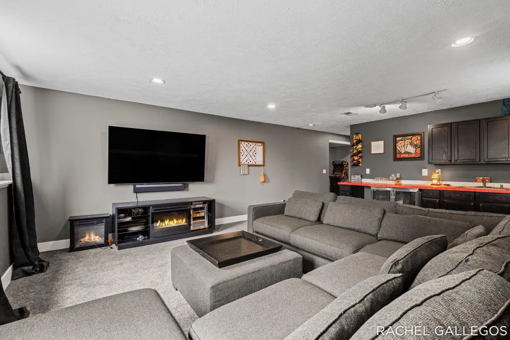 10699 Antelope Drive Zeeland, MI 49464