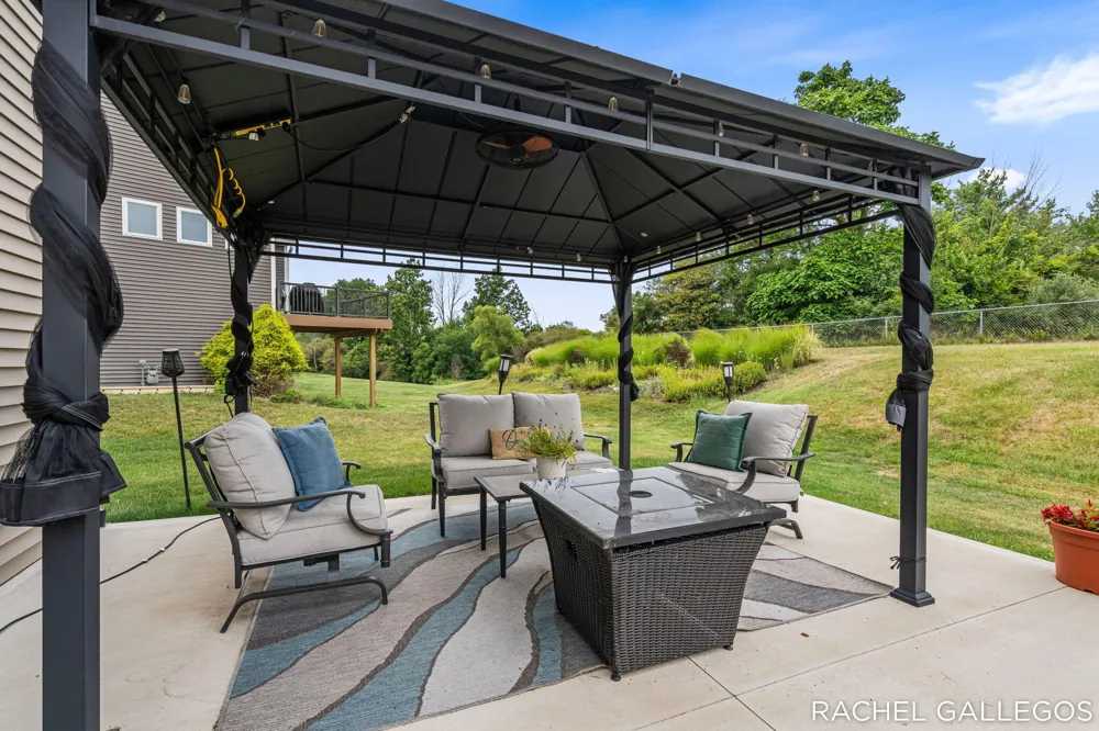 10699 Antelope Drive Zeeland, MI 49464