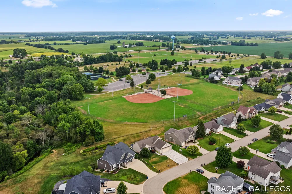 10699 Antelope Drive Zeeland, MI 49464