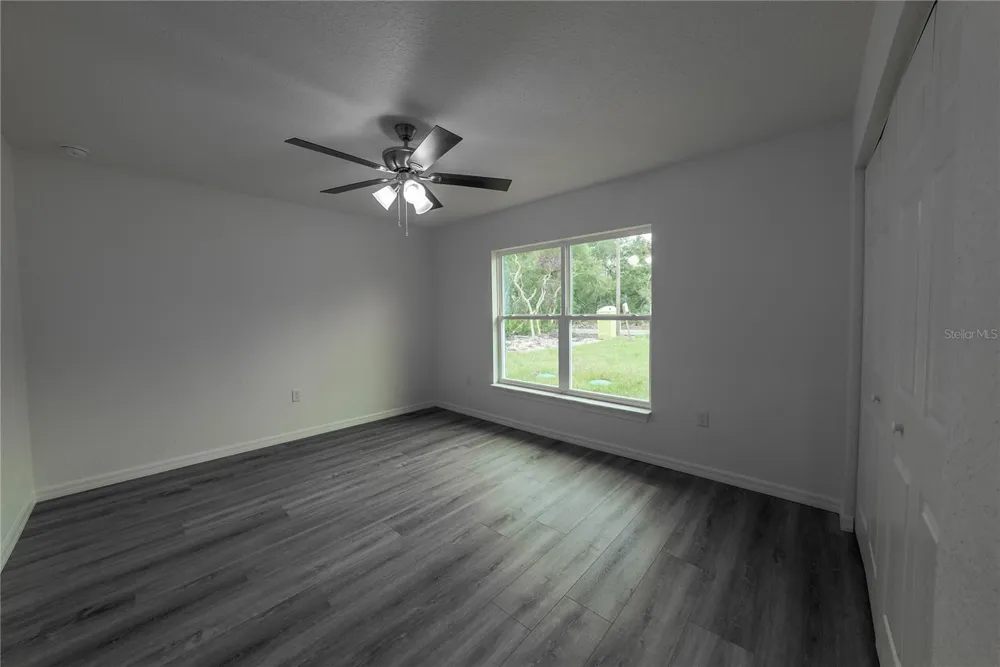 11 MALAUKA PASS Ocklawaha, FL 32179