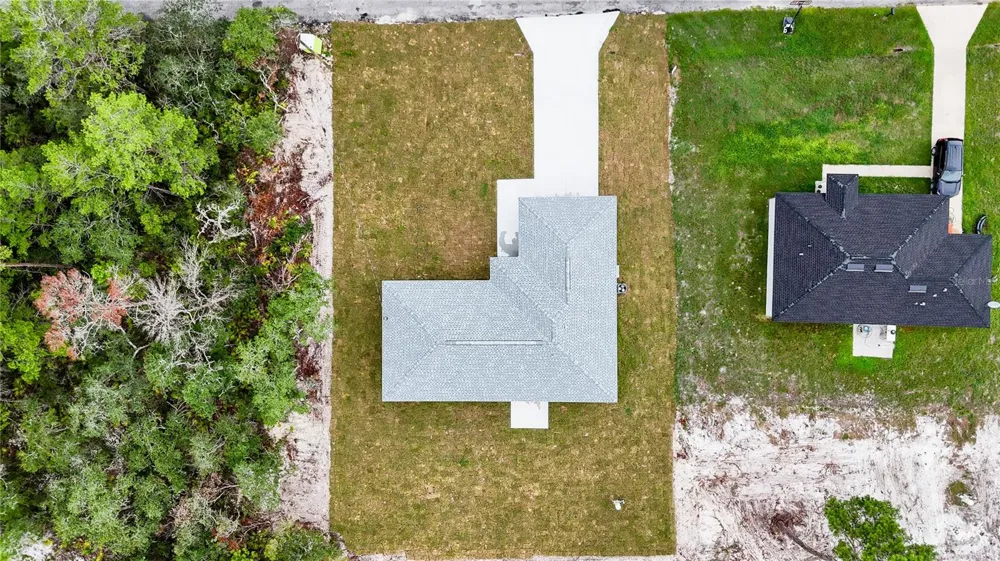 11 MALAUKA PASS Ocklawaha, FL 32179