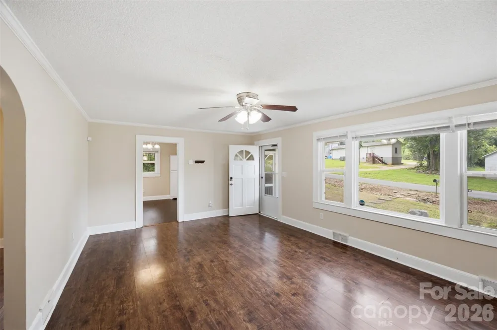 102 White Avenue Kannapolis, NC 28081