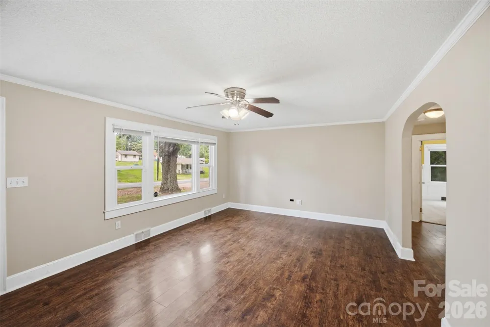 102 White Avenue Kannapolis, NC 28081