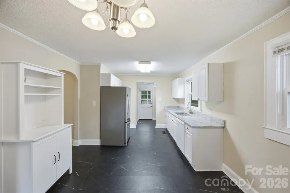 102 White Avenue Kannapolis, NC 28081