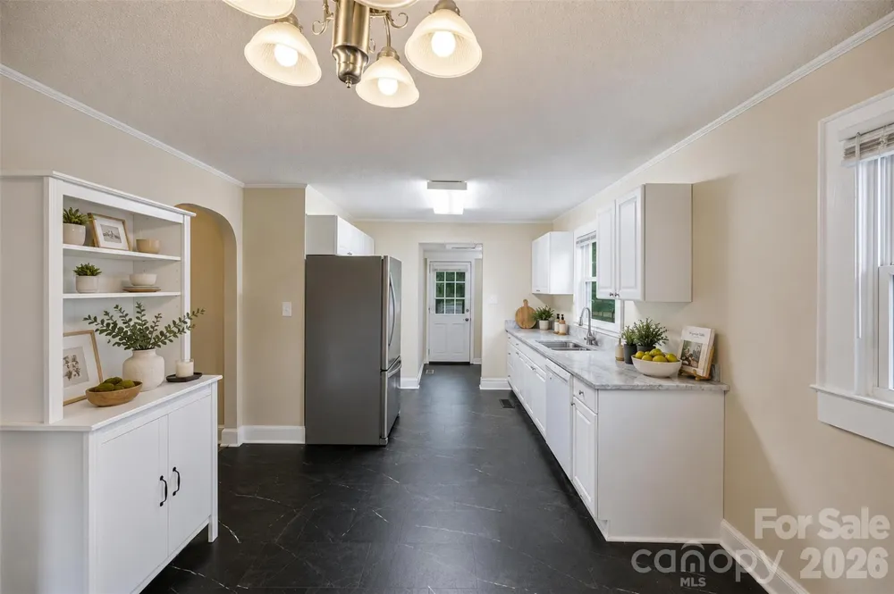 102 White Avenue Kannapolis, NC 28081