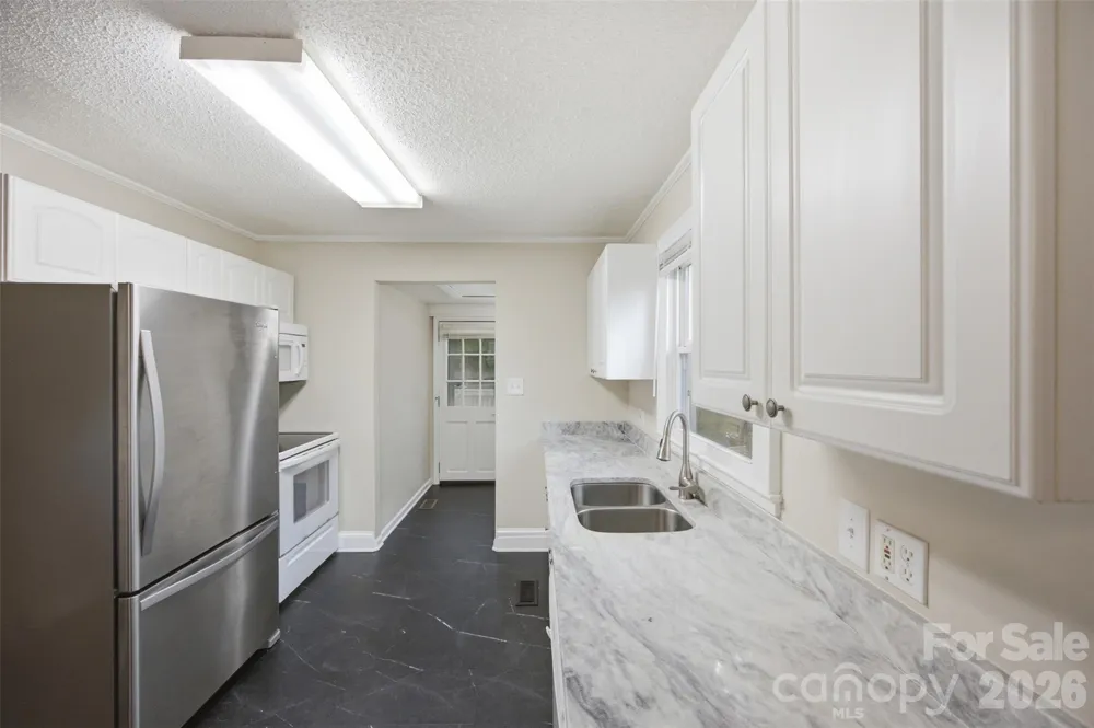 102 White Avenue Kannapolis, NC 28081