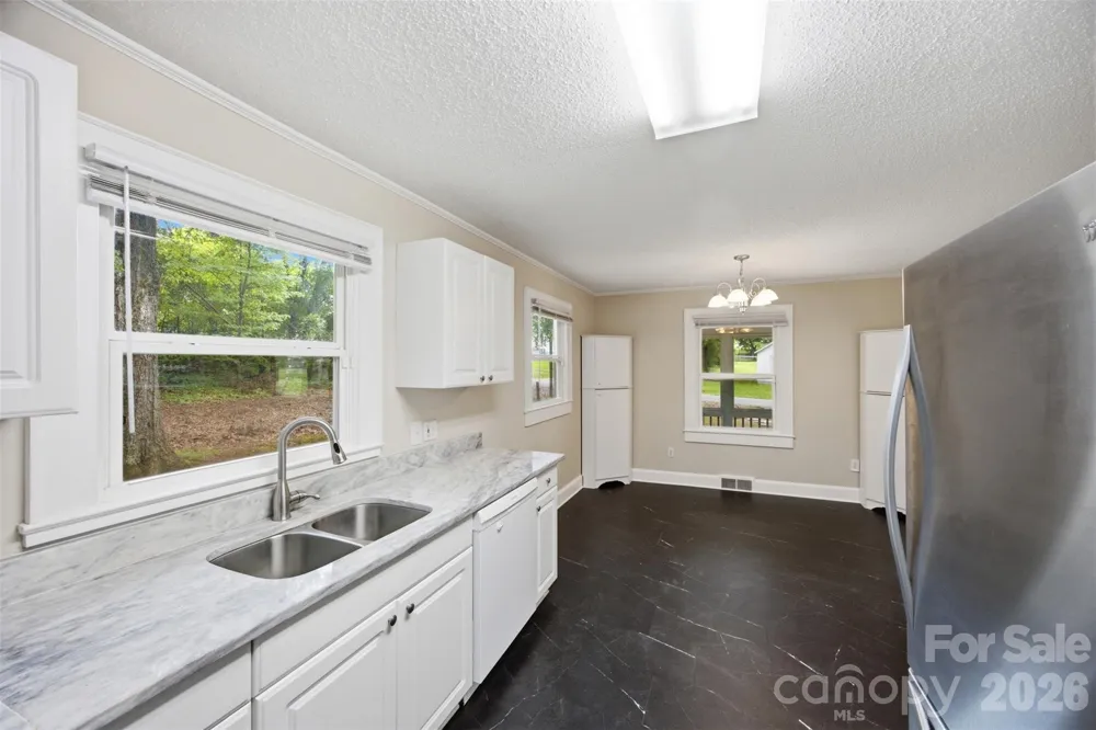102 White Avenue Kannapolis, NC 28081
