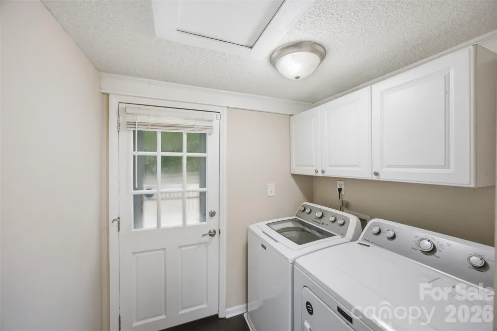 102 White Avenue Kannapolis, NC 28081