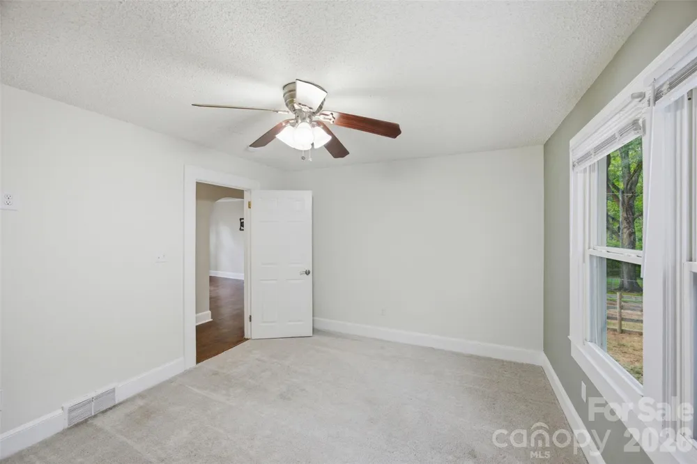 102 White Avenue Kannapolis, NC 28081