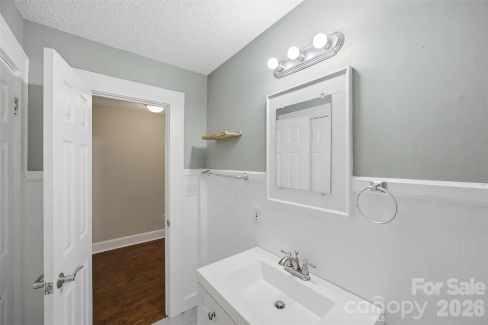 102 White Avenue Kannapolis, NC 28081