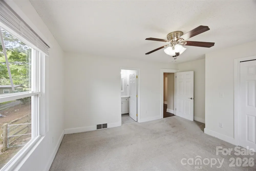 102 White Avenue Kannapolis, NC 28081