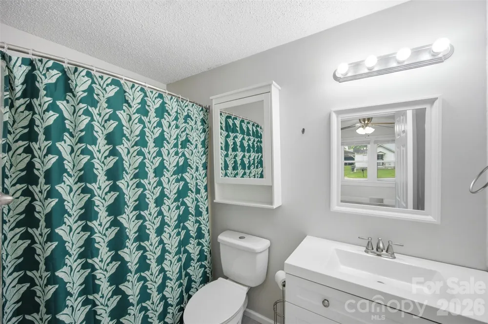 102 White Avenue Kannapolis, NC 28081