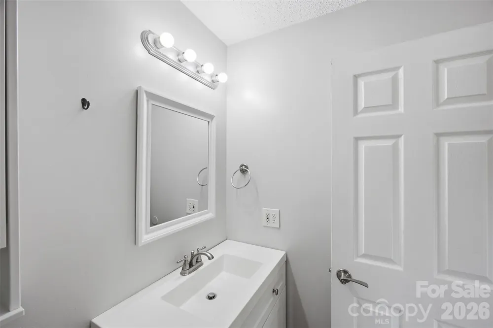 102 White Avenue Kannapolis, NC 28081