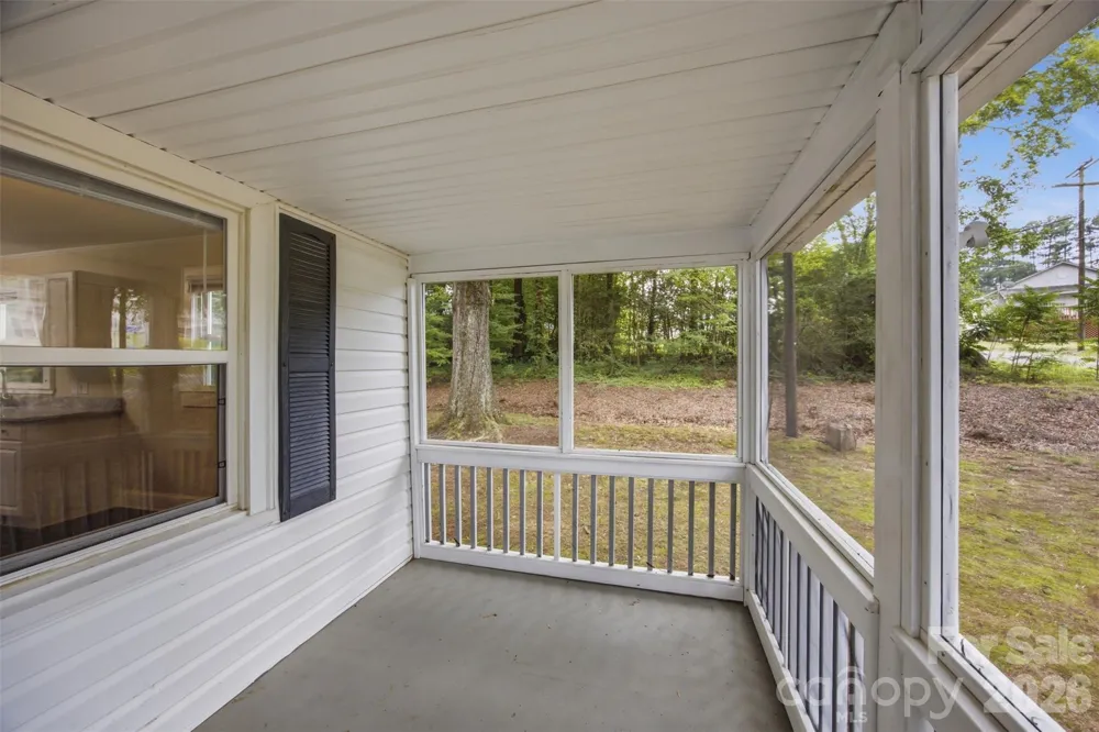 102 White Avenue Kannapolis, NC 28081