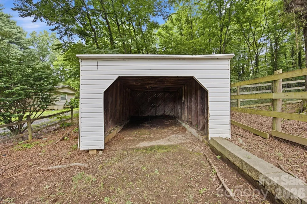 102 White Avenue Kannapolis, NC 28081