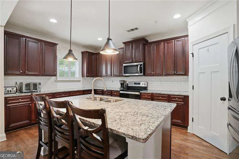 423 Spring Lake HLS White, GA 30184