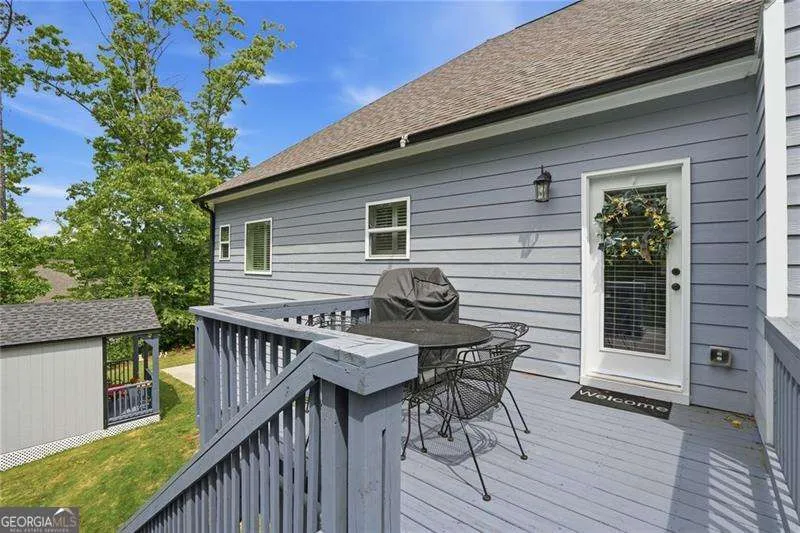 423 Spring Lake HLS White, GA 30184