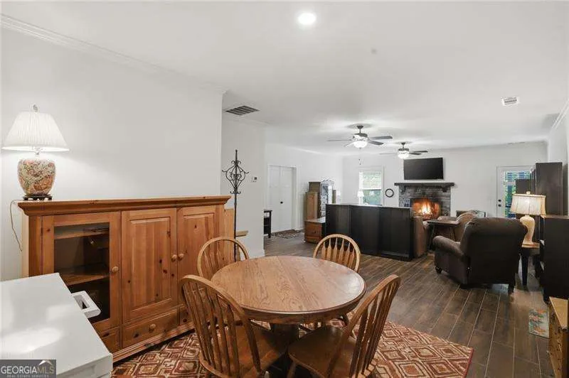 423 Spring Lake HLS White, GA 30184