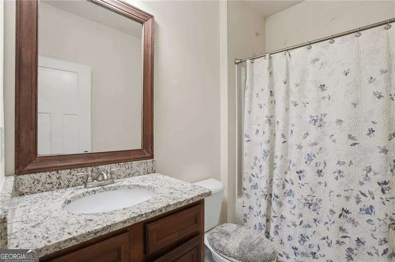 423 Spring Lake HLS White, GA 30184