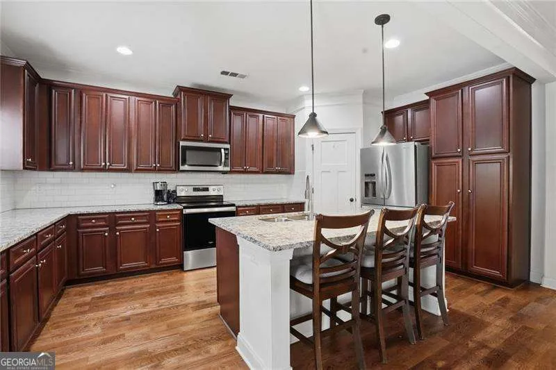 423 Spring Lake HLS White, GA 30184