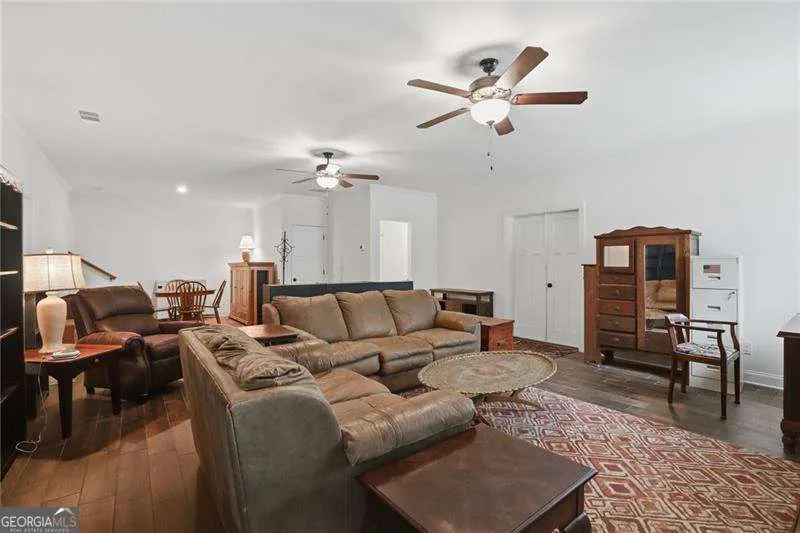 423 Spring Lake HLS White, GA 30184