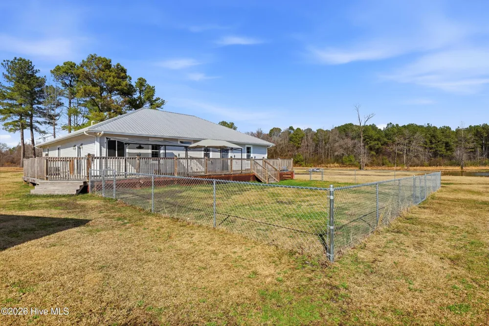 335 Bull Tail Road Wallace, NC 28466