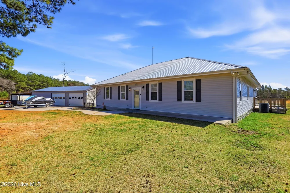 335 Bull Tail Road Wallace, NC 28466