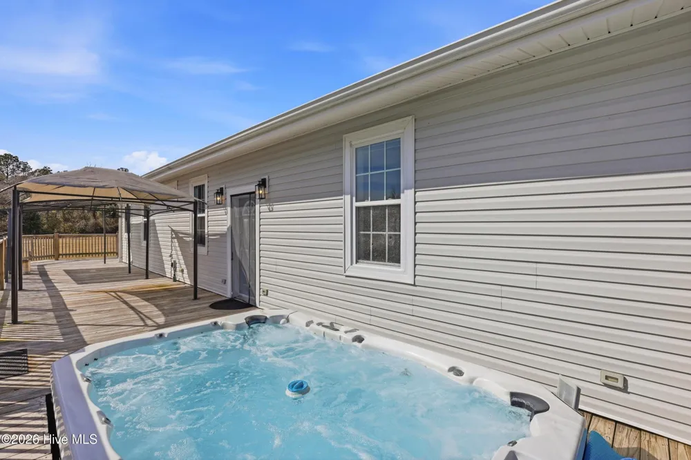 335 Bull Tail Road Wallace, NC 28466