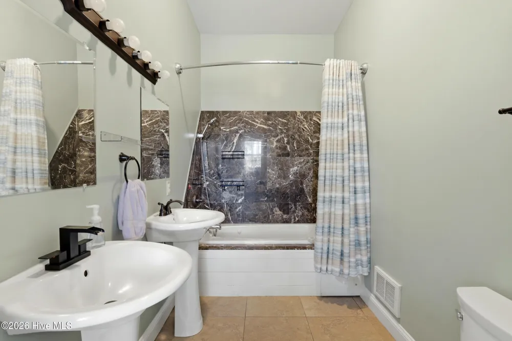 335 Bull Tail Road Wallace, NC 28466