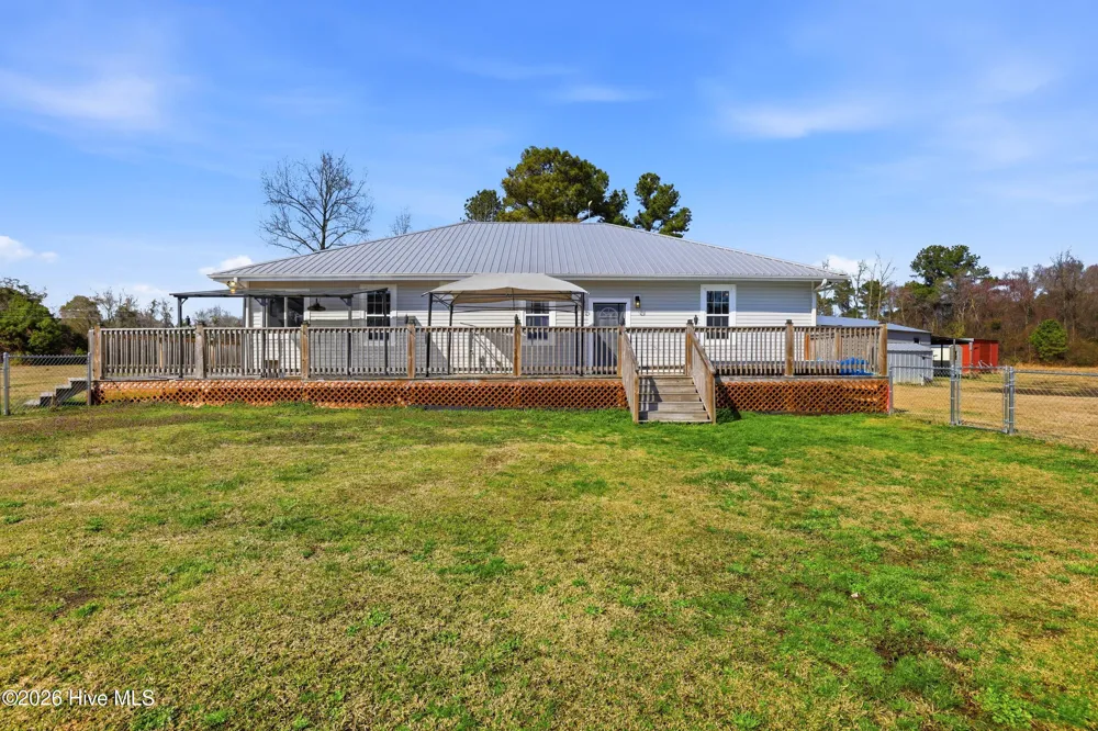 335 Bull Tail Road Wallace, NC 28466