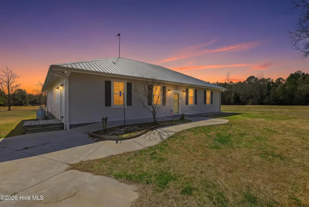335 Bull Tail Road Wallace, NC 28466