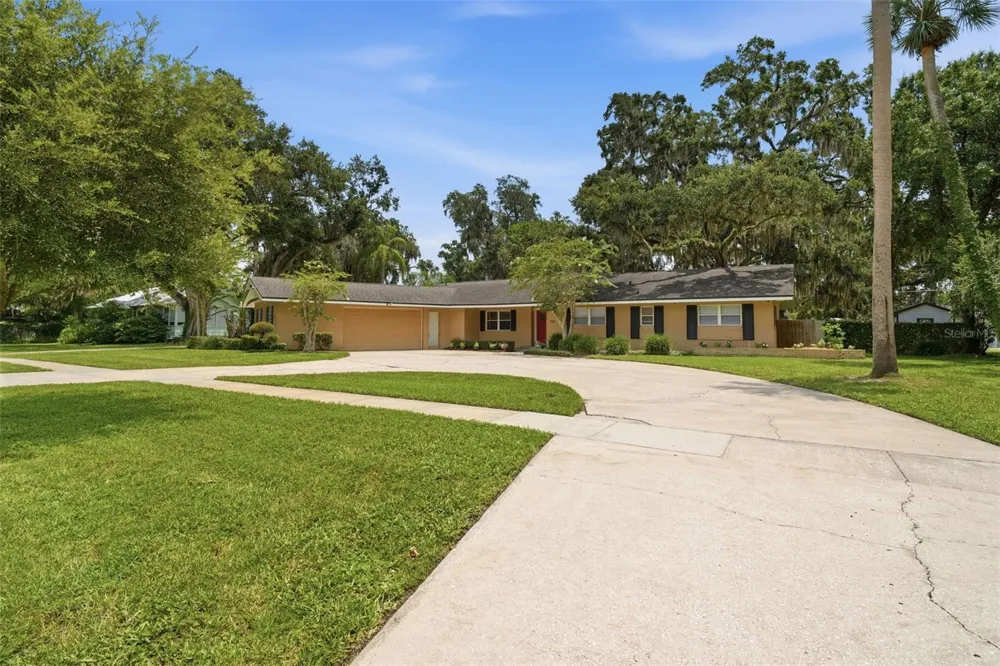 421 ELLIOTT AVENUE Sanford, FL 32771