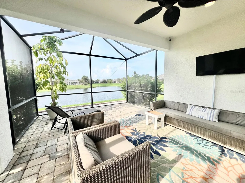 2946 TRUSTEE AVENUE Sarasota, FL 34243