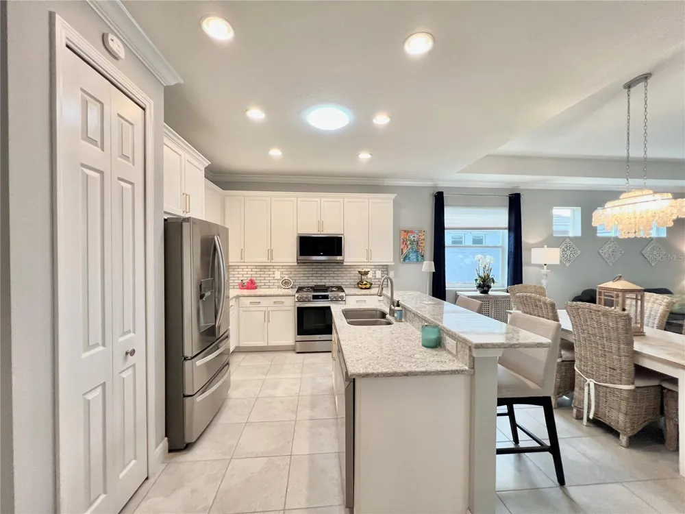 2946 TRUSTEE AVENUE Sarasota, FL 34243
