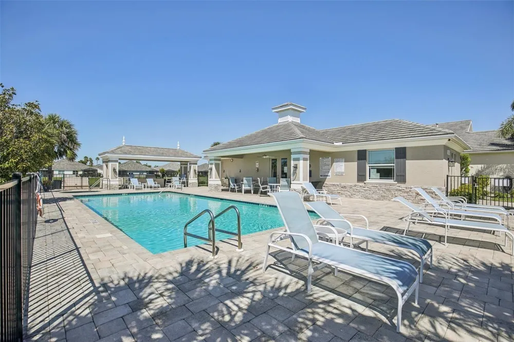 2946 TRUSTEE AVENUE Sarasota, FL 34243