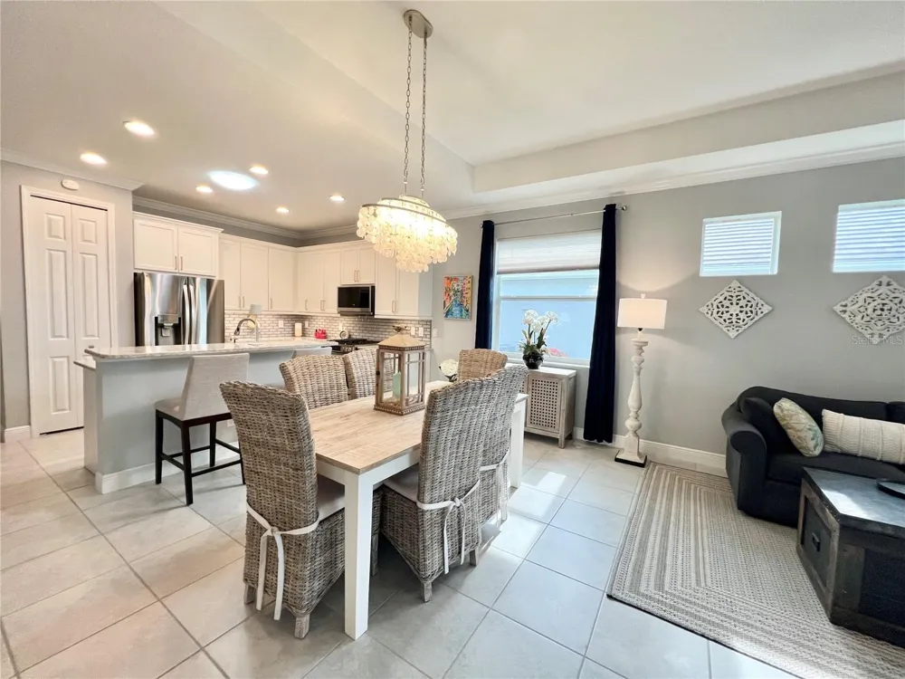 2946 TRUSTEE AVENUE Sarasota, FL 34243