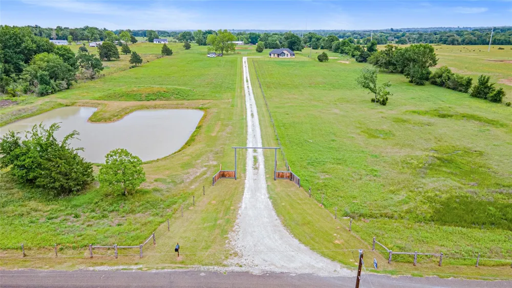 596 Jw Martine Road Hearne, TX 77859