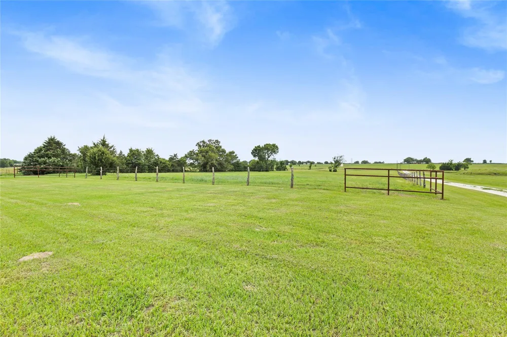596 Jw Martine Road Hearne, TX 77859