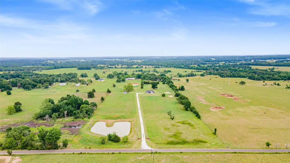 596 Jw Martine Road Hearne, TX 77859