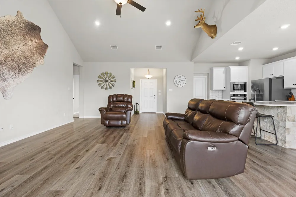 596 Jw Martine Road Hearne, TX 77859