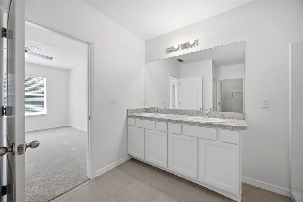 5272 11TH STREET E Bradenton, FL 34203