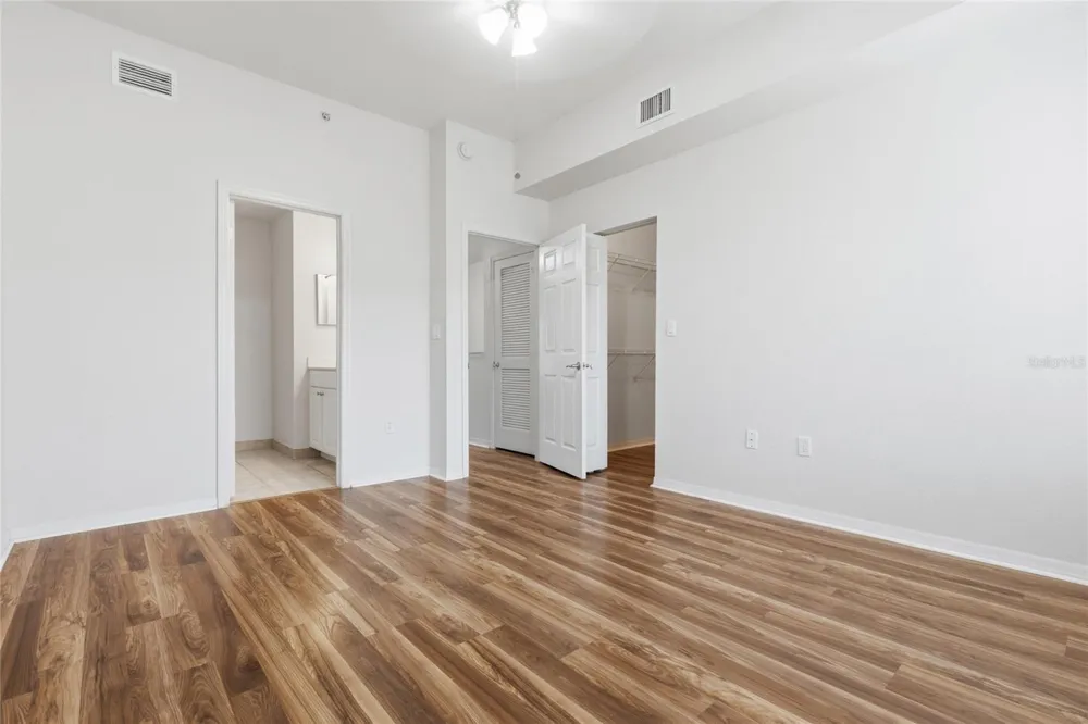 9875 MEADOW FIELD CIRCLE Tampa, FL 33626