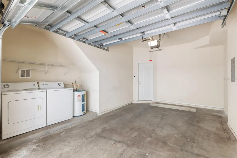 9875 MEADOW FIELD CIRCLE Tampa, FL 33626