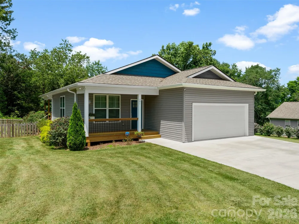 201 Mapleton Drive East Flat Rock, NC 28726