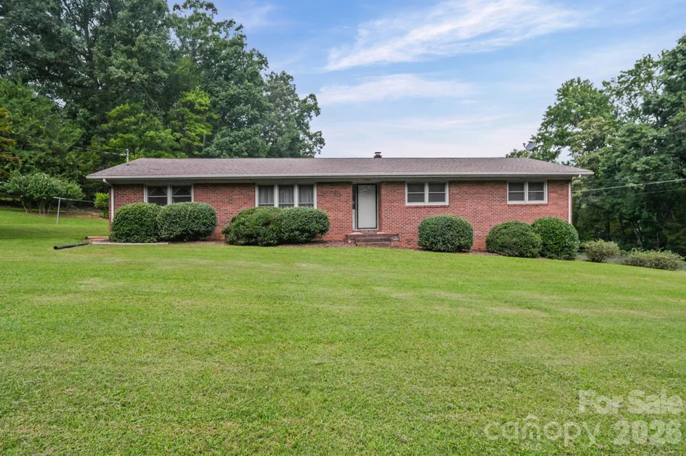 1008 Longview Drive New London, NC 28127