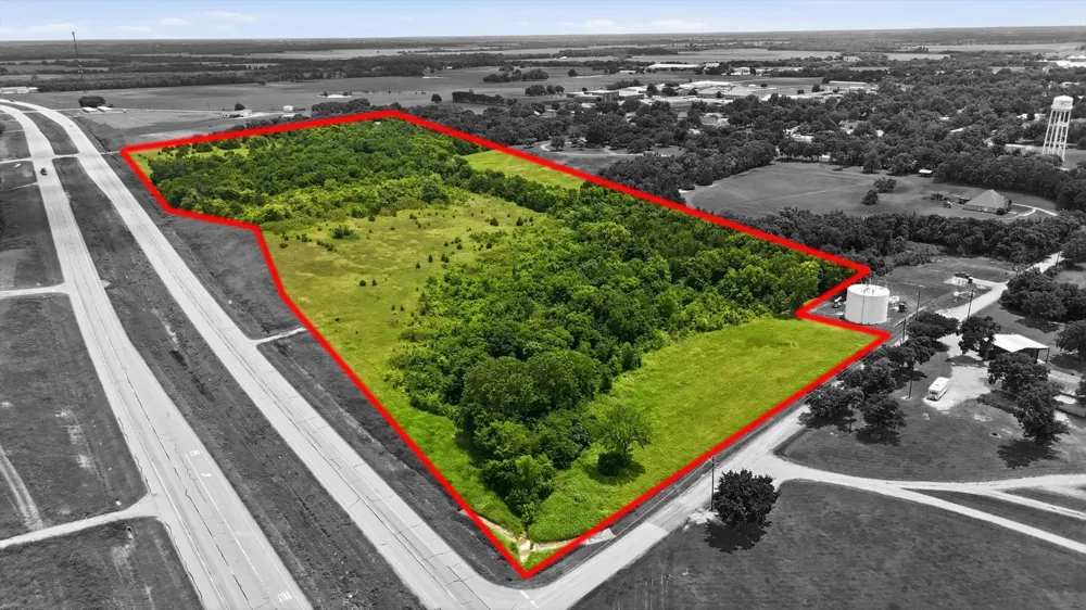 16930 E Us-82 Honey Grove, TX 75446