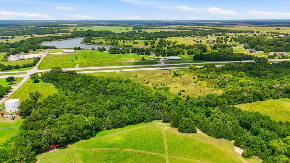 16930 E Us-82 Honey Grove, TX 75446