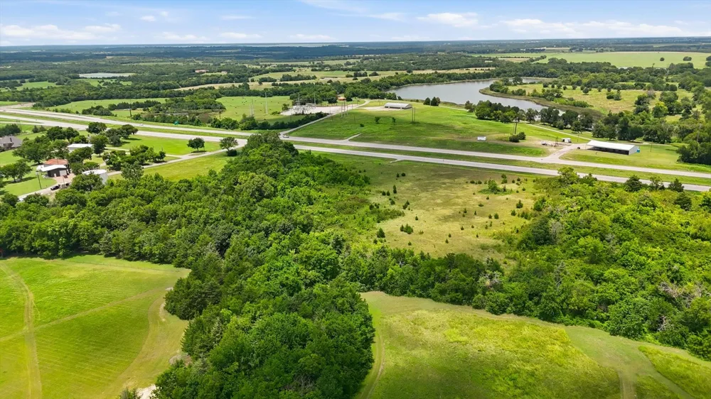 16930 E Us-82 Honey Grove, TX 75446